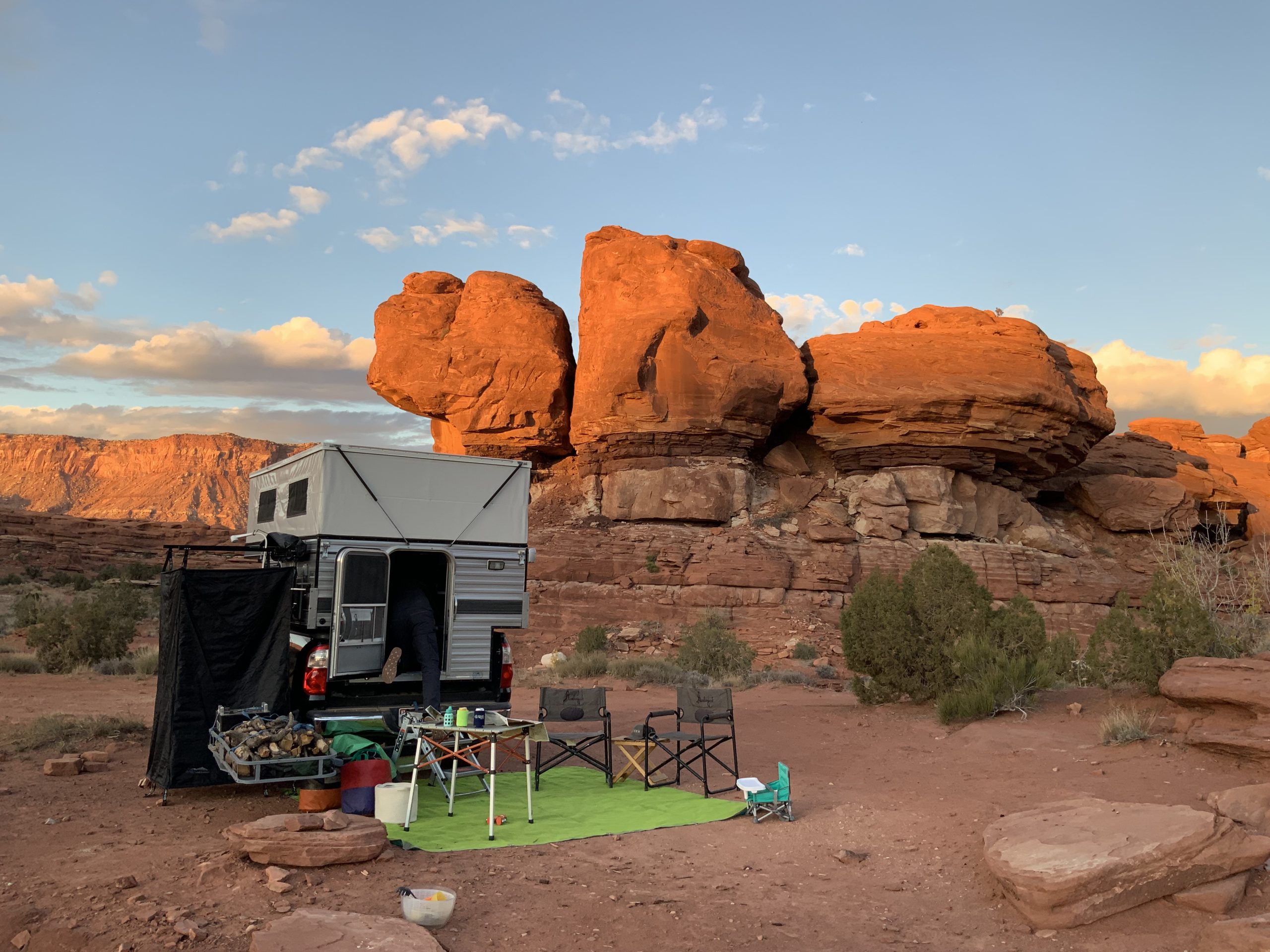 black wolf moab adventure rigs camp setup hamburger rock area